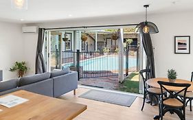 High Street Pool House